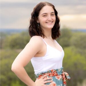 Meet your Posher, Alexis